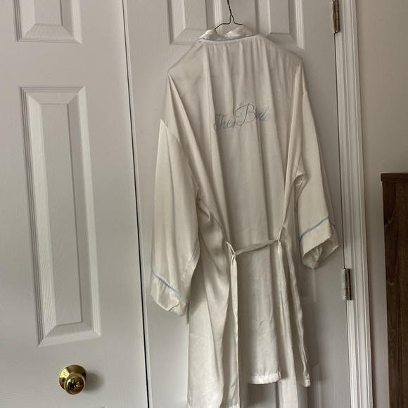 Bride Robe - Picture 3 of 5
